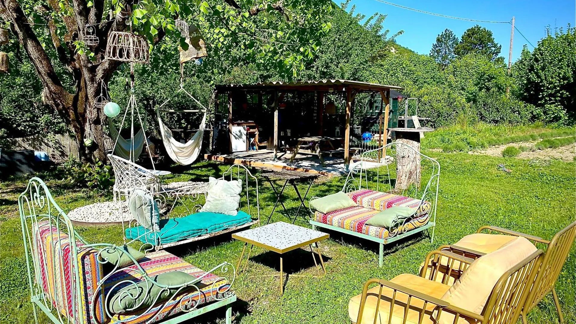 Frühstückspension Bed and Breakfast Mas De La Pauze Reilhanette Frankreich